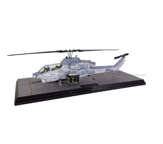 Bell AH-1W Whiskey Cobra US Marine Corps Camp.Afghan.2012 - 1:48